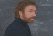 Chuck Norris joga papel 28