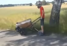Os pedreiro pira num carrinho de mão motorizado 11