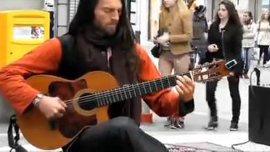 Um incrível show de um músico russo com seu violão 2