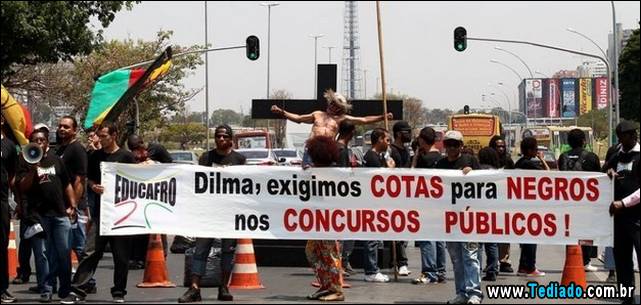 protesto-crucificacao-09