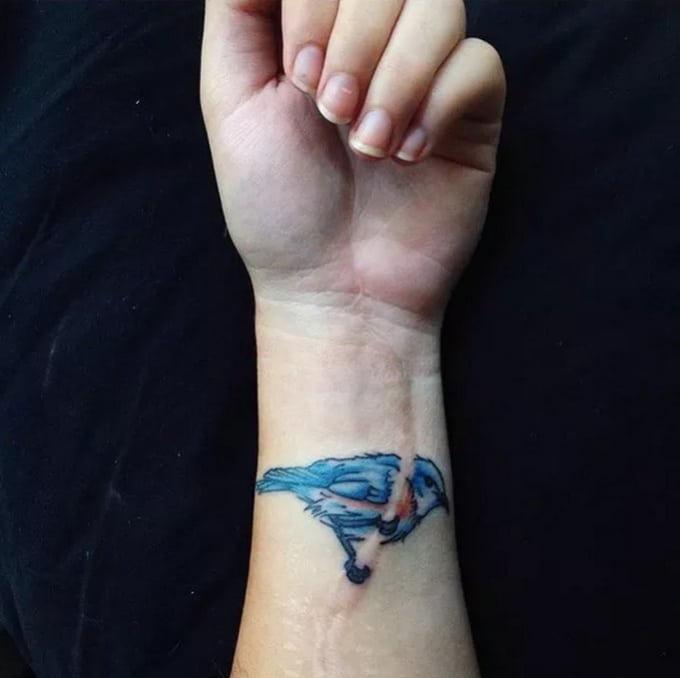 21 tatuagens que transformam cicatrizes em obras de arte 5