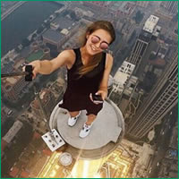 20 selfies perigosas que provocam arrepios só de você olhar links da semana - links da semana tediado tedio 03 - T-Links #353 – Links da semana - foto 20 selfies perigosas que provocam arrepios só de você olhar links da semana - links da semana tediado tedio 03 - T-Links #353 – Links da semana