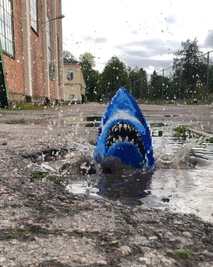 Artista sueco espalha sua impressionante arte Pixel pela cidade 24