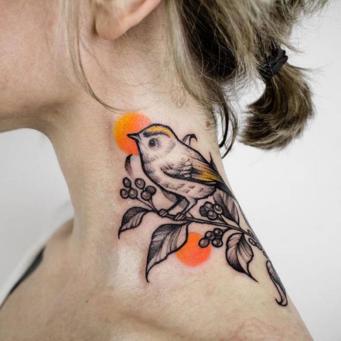 45 idéias inspiradoras de tatuagem para o pescoço e nuca 20