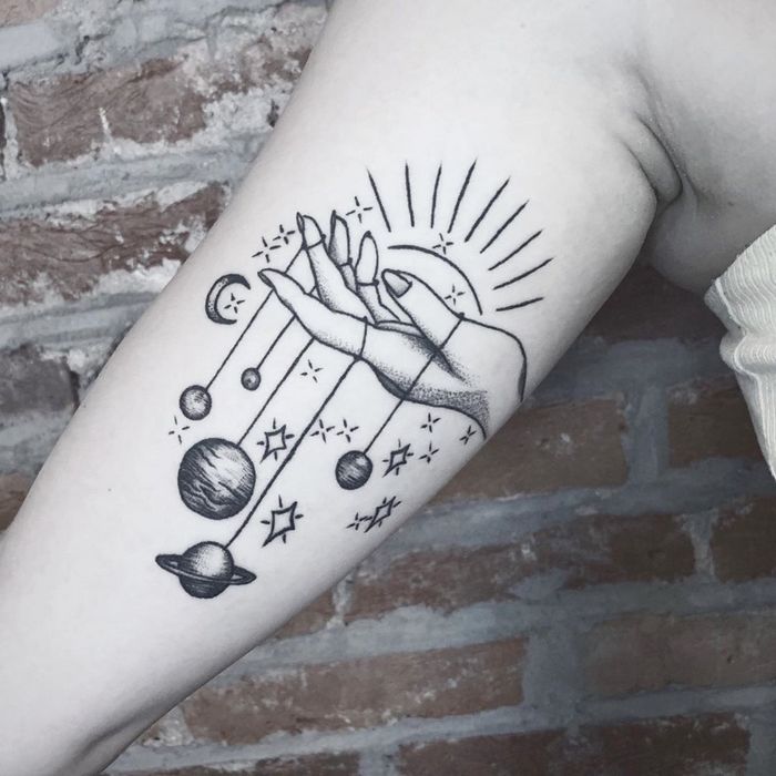32 ideias de tatuagens inspiradas no espaço 12