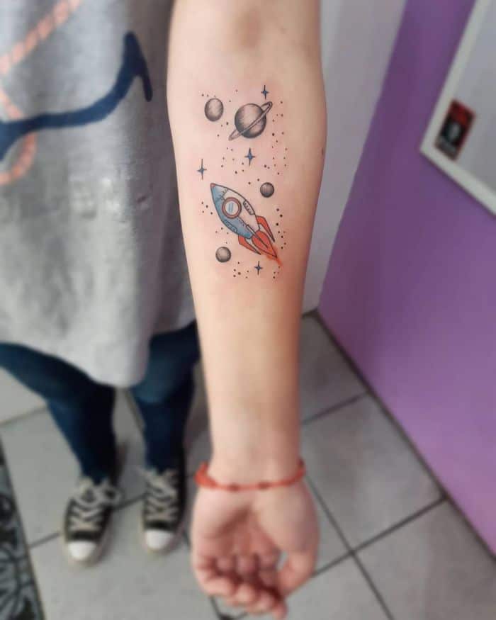 32 ideias de tatuagens inspiradas no espaço 22