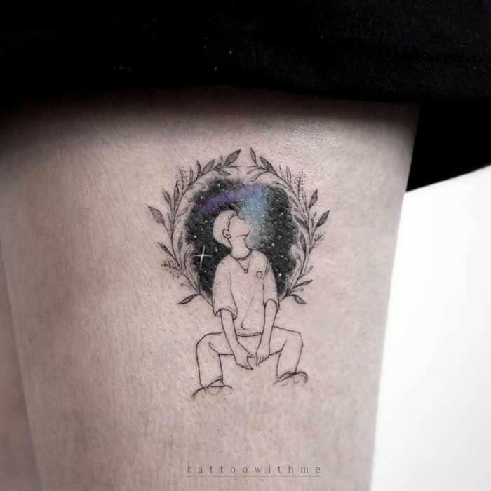 32 ideias de tatuagens inspiradas no espaço 29