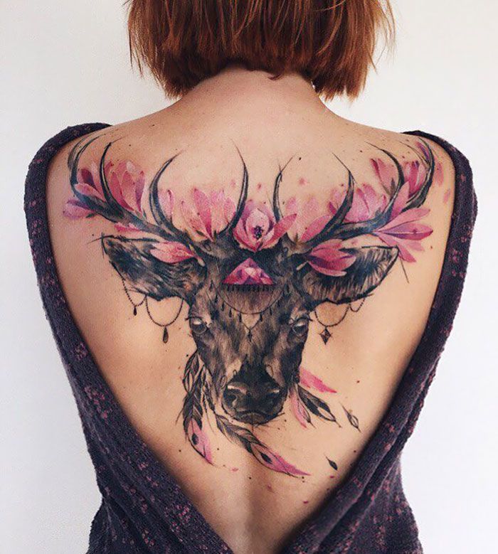 30 tatuagens impressionantes nas costas que são obras-primas 20