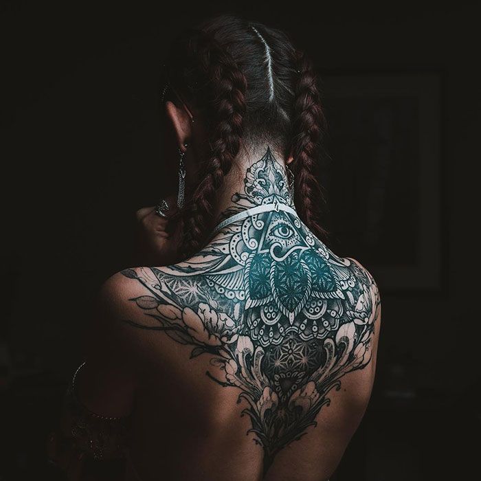 30 tatuagens impressionantes nas costas que são obras-primas 22