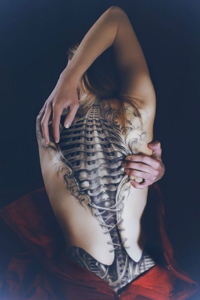 30 tatuagens impressionantes nas costas que são obras-primas 23