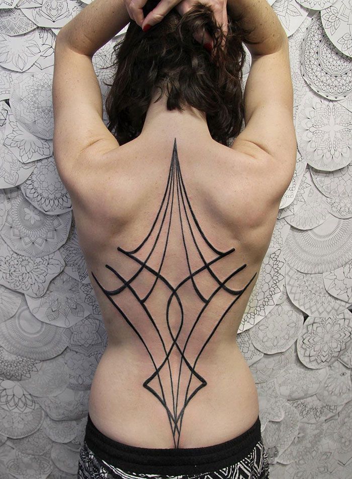 30 tatuagens impressionantes nas costas que são obras-primas 28