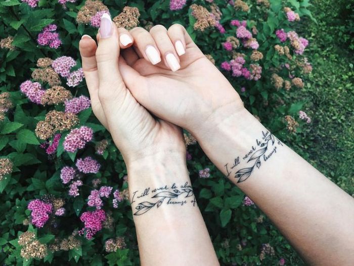 39 ideias lindas para tatuagens para irmãs e melhores amigas 23