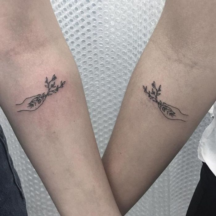39 ideias lindas para tatuagens para irmãs e melhores amigas 28