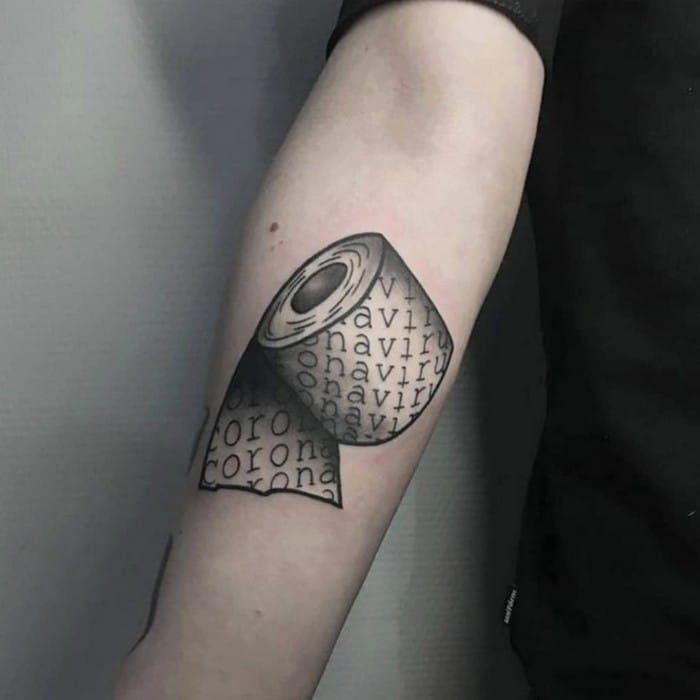 Algumas pessoas estão fazendo tatuagens inspiradas no covid-19 (21 fotos) 17