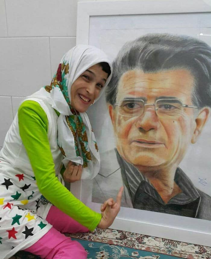 35 retratos incríveis desta artista iraniana com deficiência que usa apenas o Pé 3