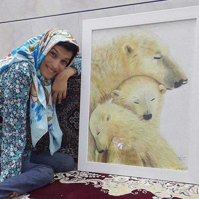 35 retratos incríveis desta artista iraniana com deficiência que usa apenas o Pé 9