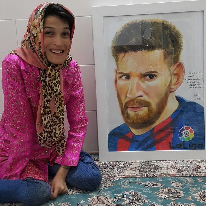 35 retratos incríveis desta artista iraniana com deficiência que usa apenas o Pé 15