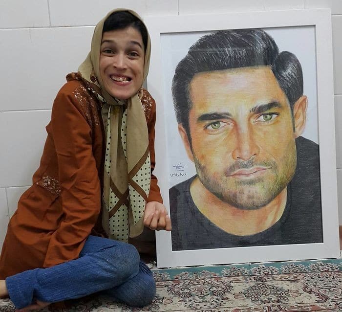 35 retratos incríveis desta artista iraniana com deficiência que usa apenas o Pé 22