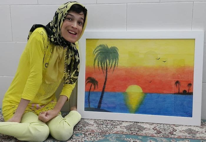 35 retratos incríveis desta artista iraniana com deficiência que usa apenas o Pé 30