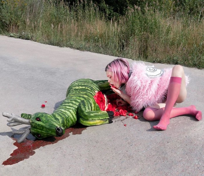 Esta artista russa compartilha suas fotos bizarras e se tornou uma sensação no Instagram (40 fotos) 4