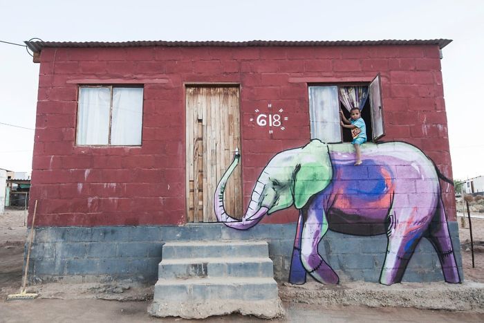 Artista sul-africano pinta grafites incríveis que interagem com o ambiente (32 fotos) 12
