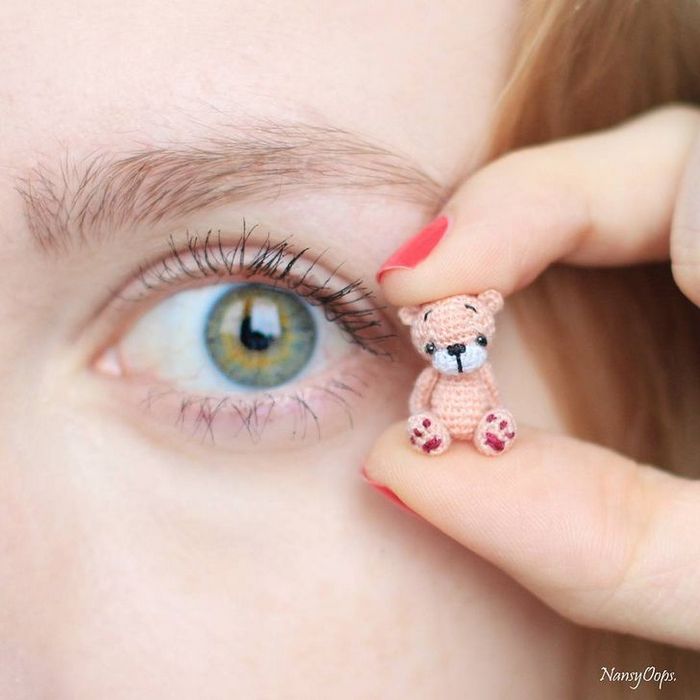 Este artista russa cria pequenos bichinhos de pelúcia de crochê que você pode levar a qualquer lugar (20 fotos) 7