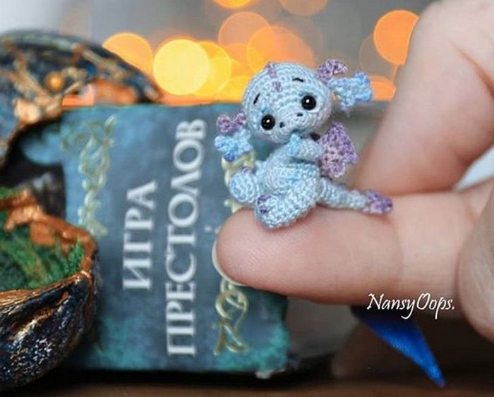 Este artista russa cria pequenos bichinhos de pelúcia de crochê que você pode levar a qualquer lugar (20 fotos) 15