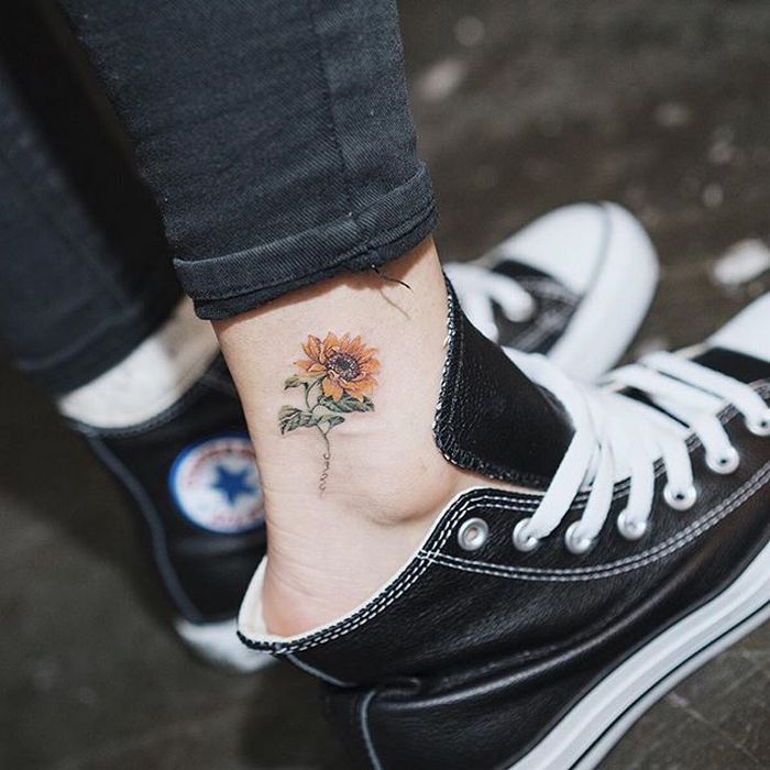 49 tatuagens pequenas para tornozelos que vão te encantar: são discretas e lindas! 16