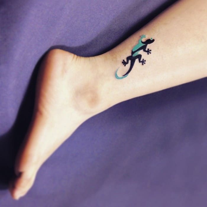 49 tatuagens pequenas para tornozelos que vão te encantar: são discretas e lindas! 20