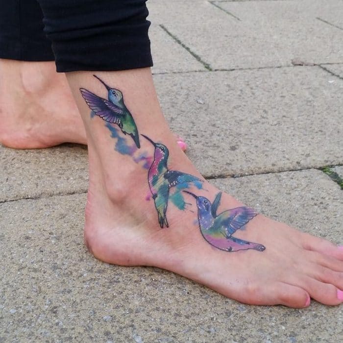 49 tatuagens pequenas para tornozelos que vão te encantar: são discretas e lindas! 46