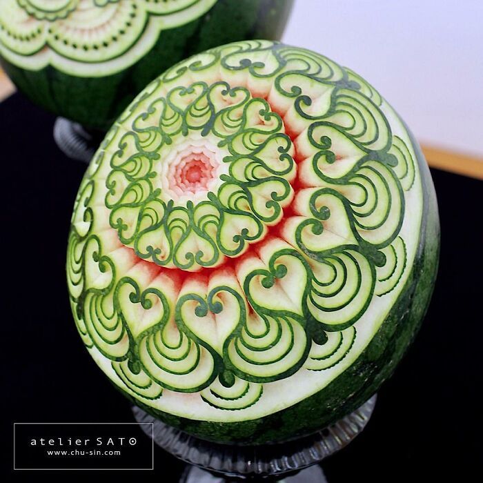 Artista japonês esculpe à mão padrões e ornamentos em comida 11