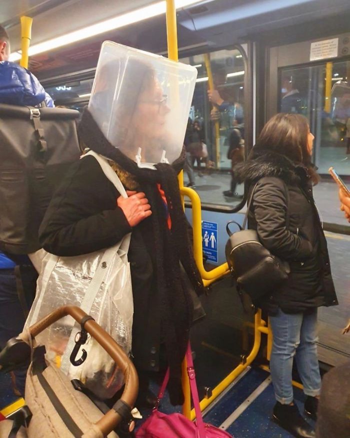 Esta página do Instagram está postando as máscaras do coronavírus mais ridículas vistas no metrô 18