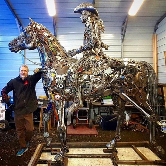 Artista americano traz materiais reciclados de volta à vida, aqui estão 42 de suas esculturas incríveis 10