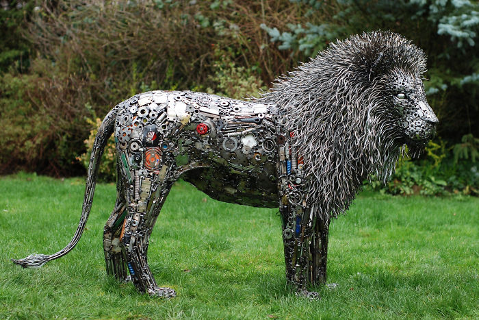 Artista americano traz materiais reciclados de volta à vida, aqui estão 42 de suas esculturas incríveis 38