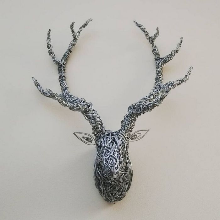 Este artista de Norfolk faz esculturas de animais incríveis com arame 2