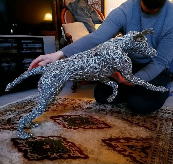 Este artista de Norfolk faz esculturas de animais incríveis com arame 17