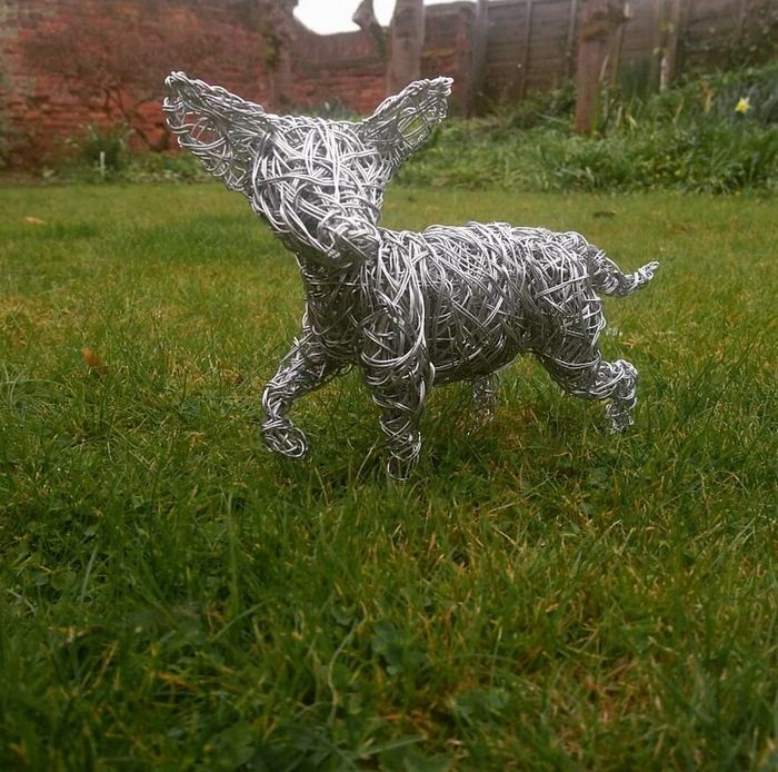 Este artista de Norfolk faz esculturas de animais incríveis com arame 25
