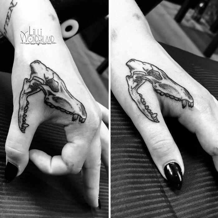 38 tatuagens impressionantes de movimento que se transformam quando as pessoas dobram seus corpos 24