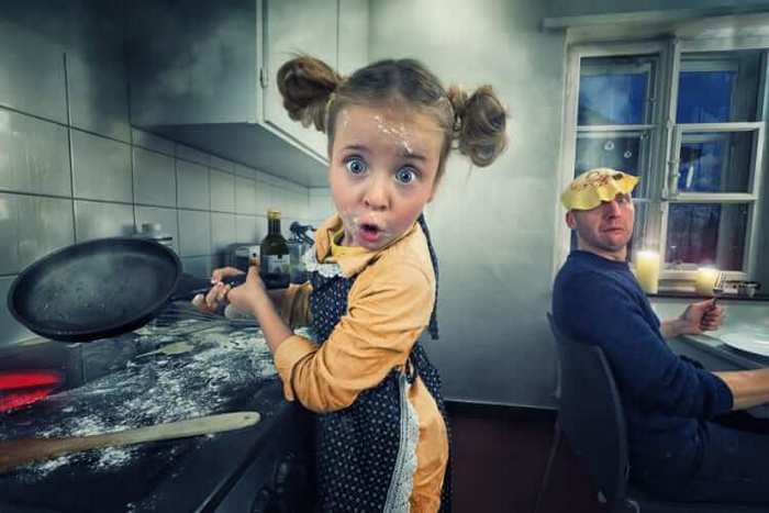 Fotógrafo cria manipulações extraordinárias com a sua própria família 10