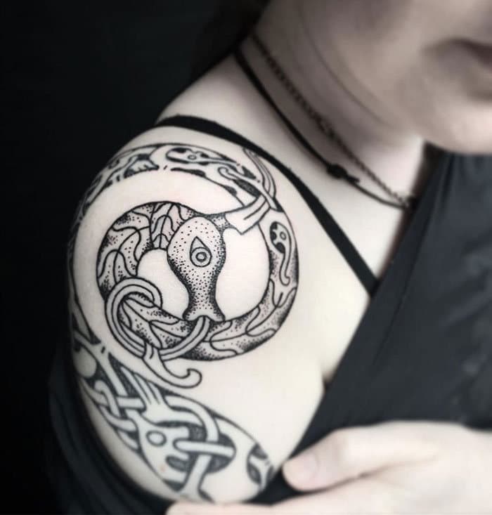 52 melhores tatuagem Viking e Nórdica para você se inspirar 34