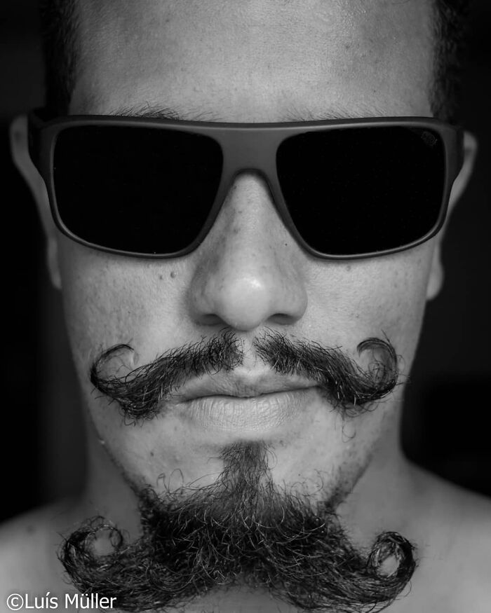 38 homens que pensaram que um bigode duplo era uma boa ideia 9