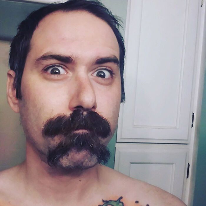 38 homens que pensaram que um bigode duplo era uma boa ideia 31