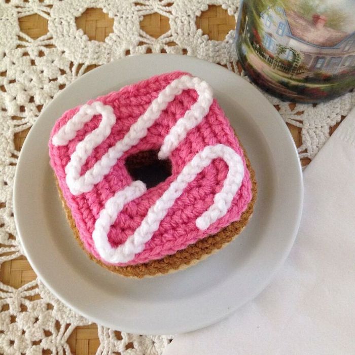 Artista cria comida de crochê com aparência deliciosa e você provavelmente vai querer comê-la (34 fotos) 7