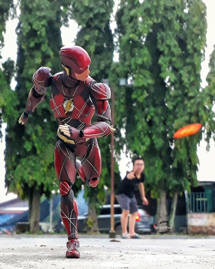 Este cara usa a perspectiva para criar cenas incríveis com bonecos de super-heróis (40 fotos) 11
