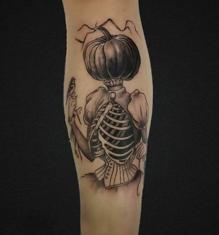 54 tatuagens inspiradas no Halloween de pessoas que fizeram seu amor pelo terror permanente 43