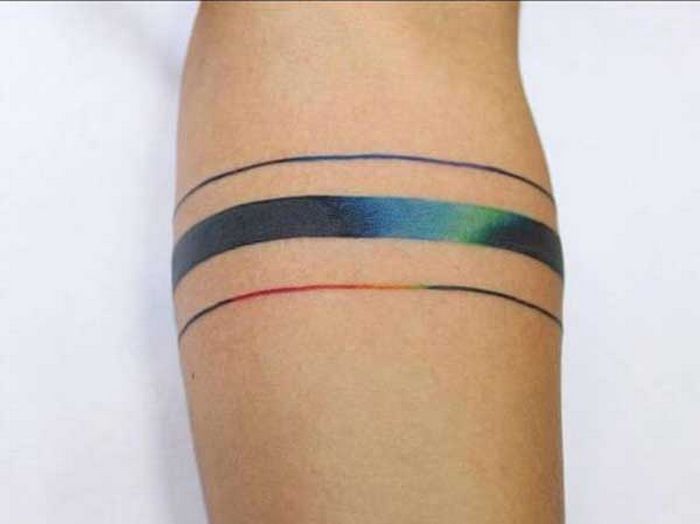 32 ideias de tatuagens de braceletes 27