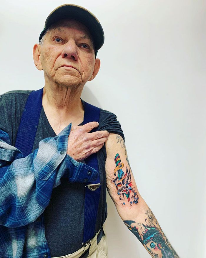 42 idosos tatuados extremamente legal 14