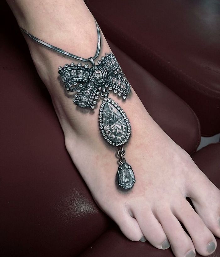 42 tatuagens de joias incrivelmente detalhadas feitas pelo mestra da tinta das celebridades 34