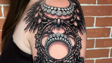 42 tatuagens de joias incrivelmente detalhadas feitas pelo mestra da tinta das celebridades 38