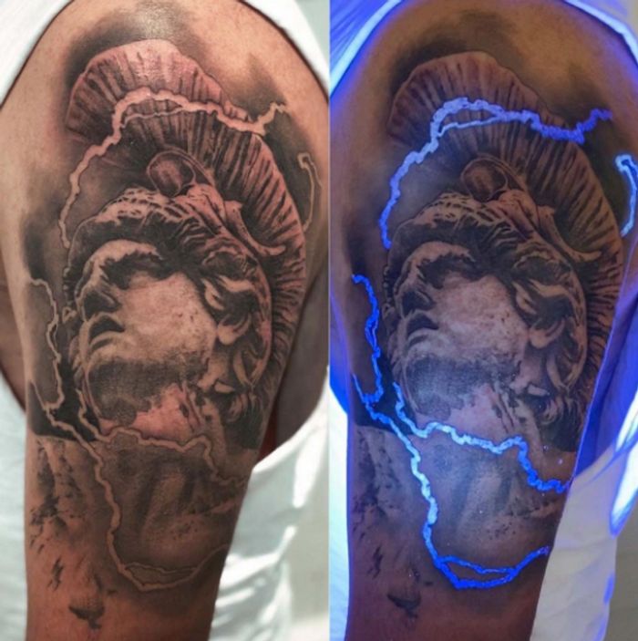 Um artista faz tatuagens que brilham no escuro e ficamos surpresos com o nível de criatividade (22 fotos) 9